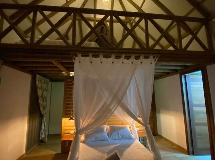 هتل Jenené Lodge