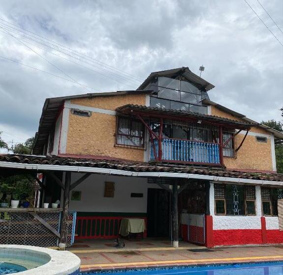 מלון כמוסות Finca Hotel Tierra Grata