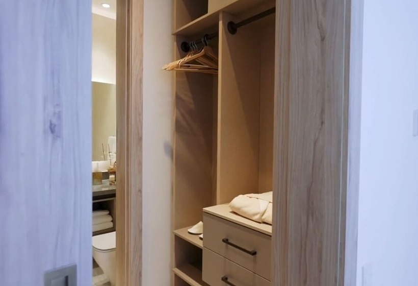 Le Parc Residences   Luxury Suites