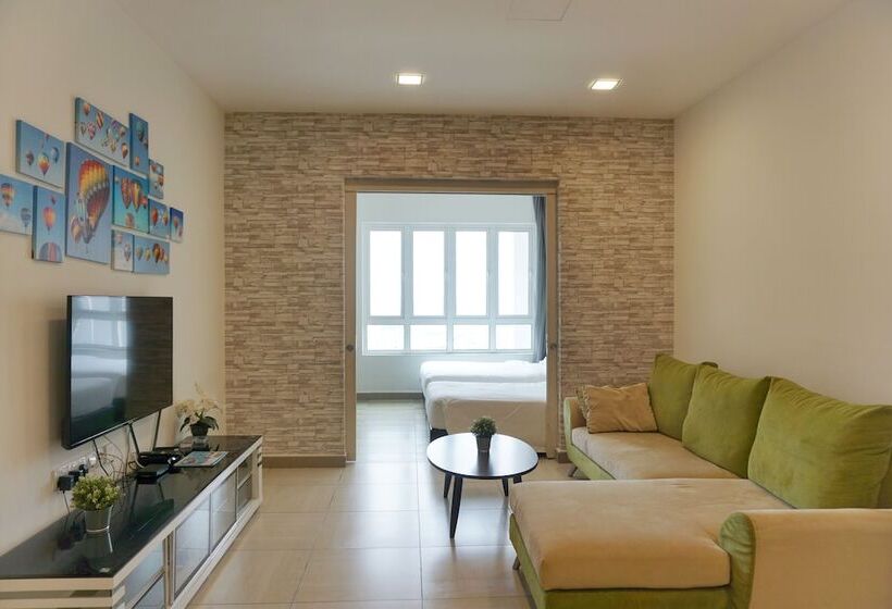 هتل The Octagon Premium Suite   Ipoh