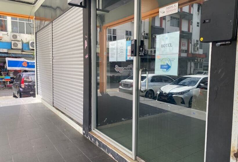 هاستل Checkinn Express Kuching