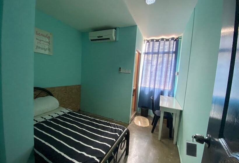 هاستل Checkinn Express Kuching