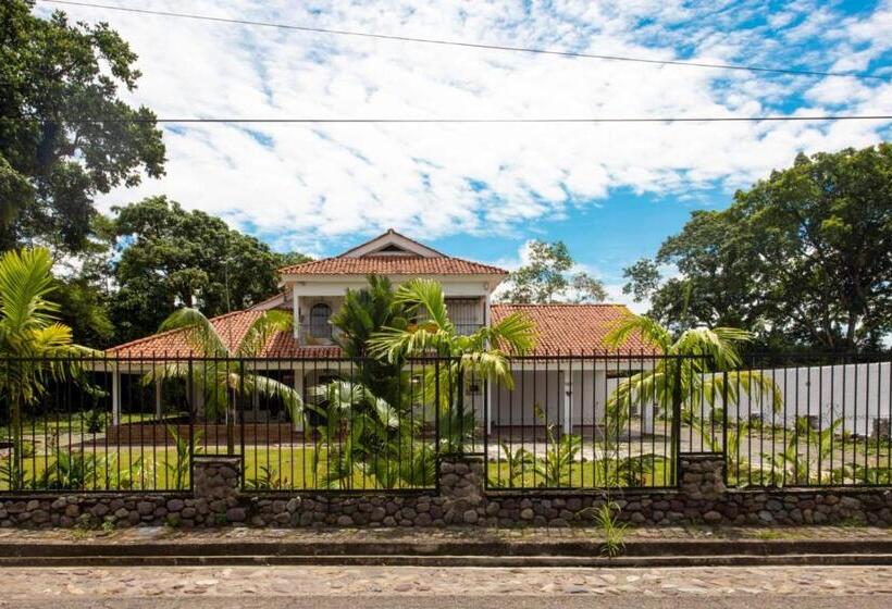 تختخواب و صبحانه Doral House Villavicencio