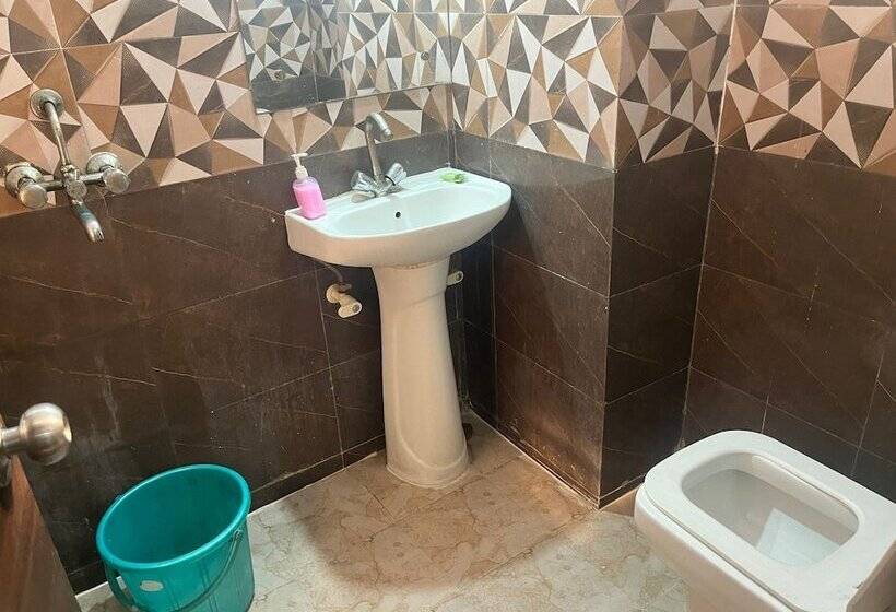 Отель Cleo Elegance Rooms & Banquet