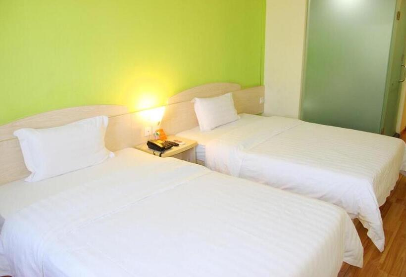 هتل 7days Inn Chongqing Wanzhou District Gaosun Pond Chongbai