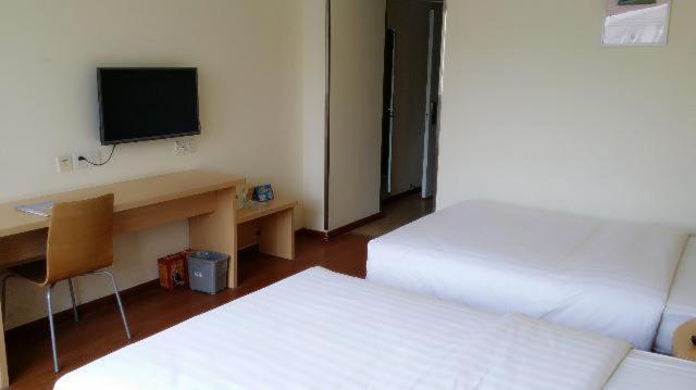 هتل 7days Inn Zhengzhou Renmin Road Subway Station Da Shanghai City