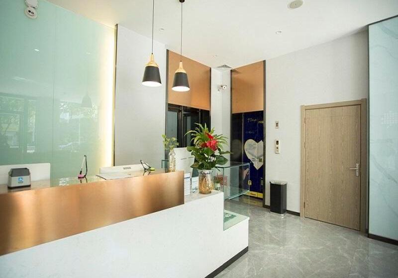 Отель 7days Premium 7days Premium Dali Railway Station Branch