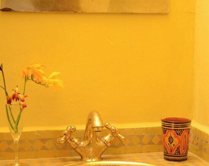 پانسیون Room In Bb   Dar Rehla Bab Remouz