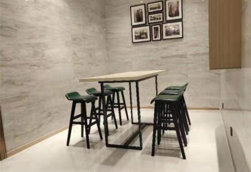 Отель City Comfort Inn Humen High Speed Railway Station Wanda Chigang