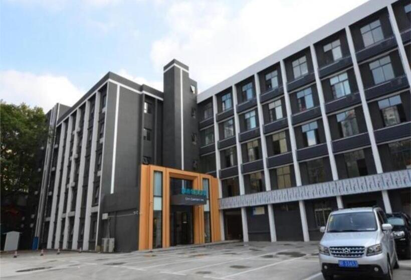 ホテル City Comfort Inn Wuhan Optics Valley Ouyada Yangjiawan Metro Station