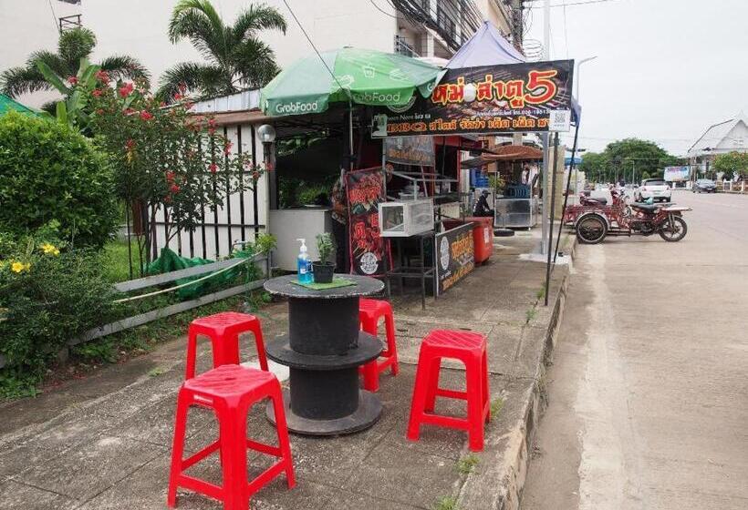 هتل Phetsuwan