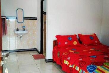 پانسیون Chenty Lodge Moni