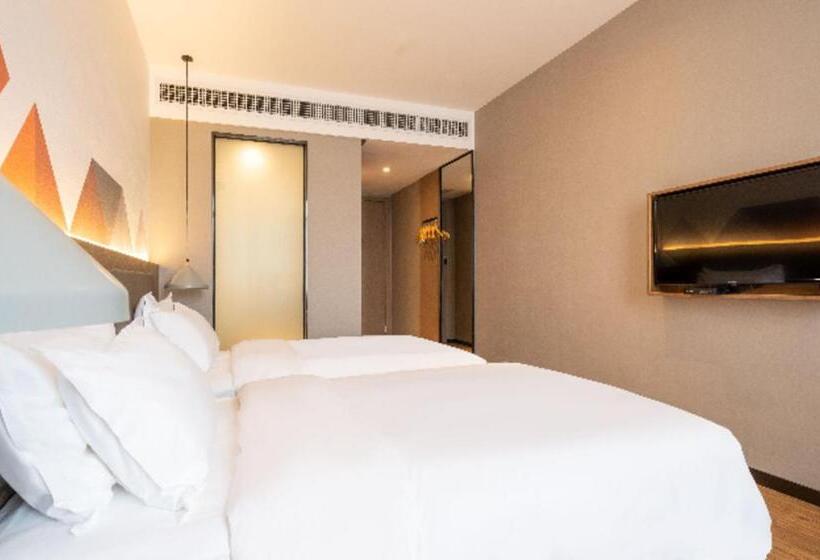 Borrman Hotel Zhonghsan Guzheng Huayi Plaza Light Rail Station