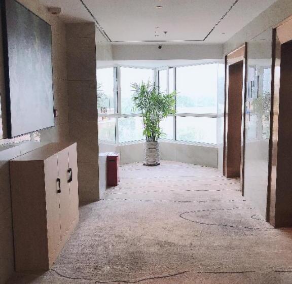 هتل City Comfort Inn Handan New Century Plaza