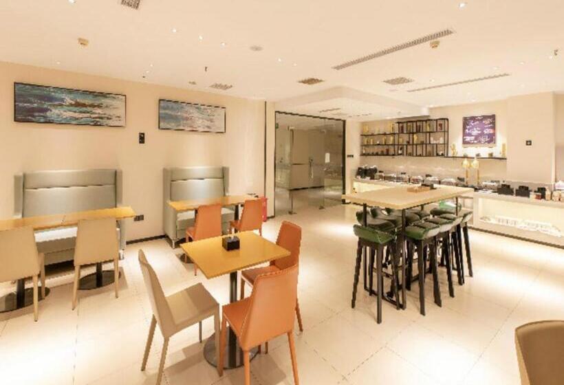 Отель City Comfort Inn Jiyuan Jishui Avenue Jigang