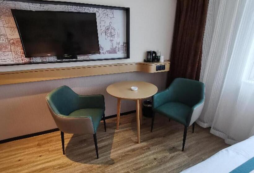 Отель City Comfort Inn Zhaoqing East Railway Station Dinghu Mountain Scenic Area