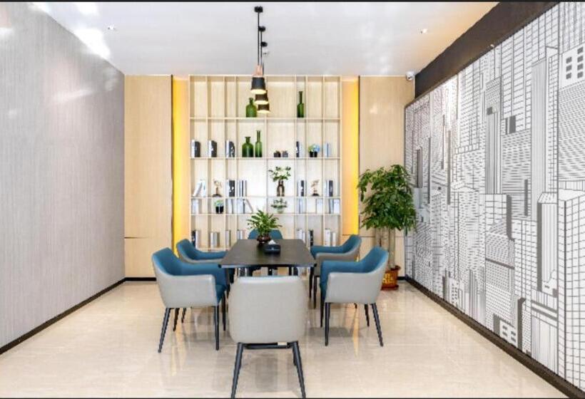 Отель City Comfort Inn Zhaoqing East Railway Station Dinghu Mountain Scenic Area