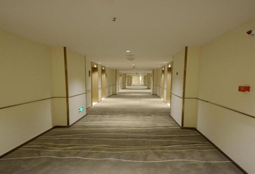 Отель City Comfort Inn Zhongxiang Mochou Avenue