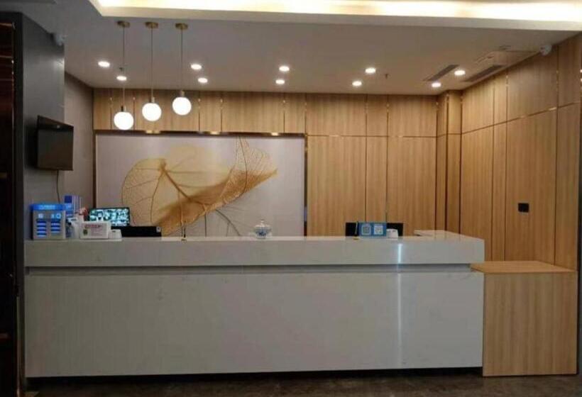ホテル Greentree Inn Express Cangzhou Nandagang Industrial Park Xinggang Road