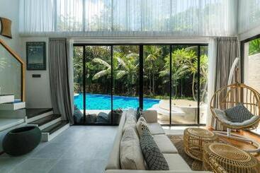 هتل Inara Villa