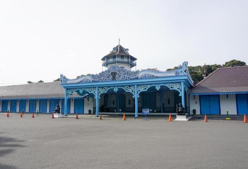 هتل Urbanview Syariah Wisma Nabil Solo