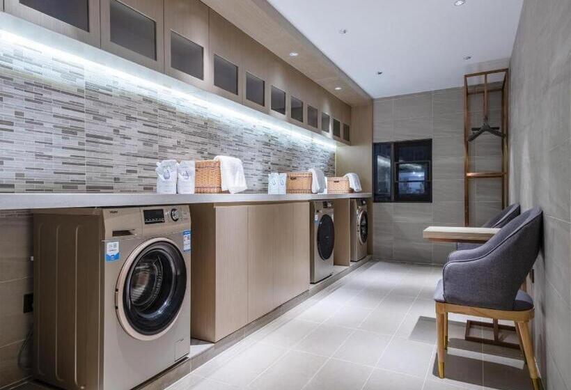 Lavande Hotel Kunming West Mountain Wanda Plaza