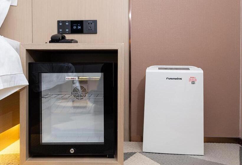 Lavande Hotel Zhengzhou Hanghai East Road Jingkai Center Square Metro Station