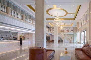 Vienna Hotel Guangdong Chaozhou Chaoshan High Speed Railway Station