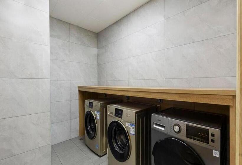 Vienna Hotel Jiangxi Shangrao High Speed Railway Station