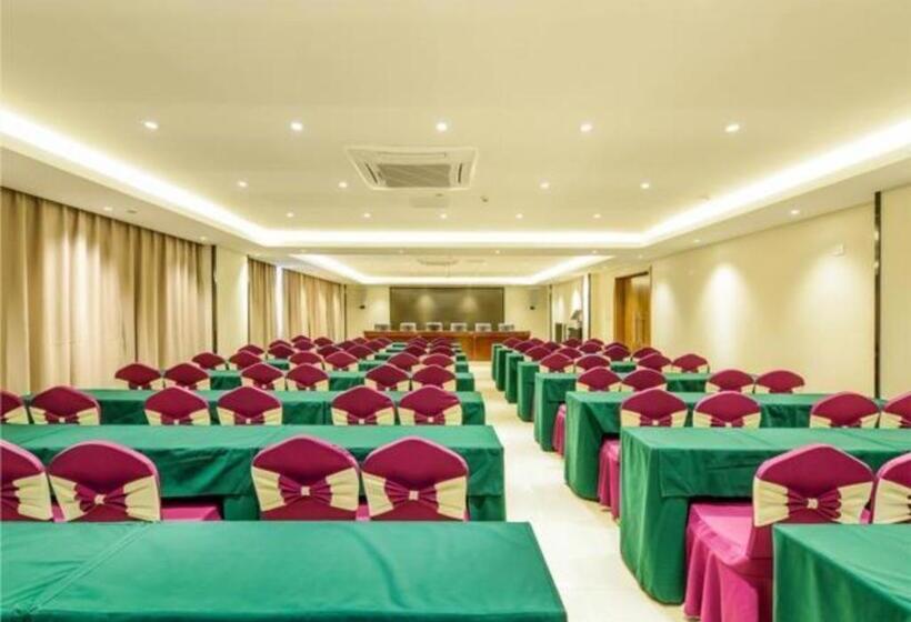 Отель Jtour Inn Hechi Yizhou Municipal Central Plaza