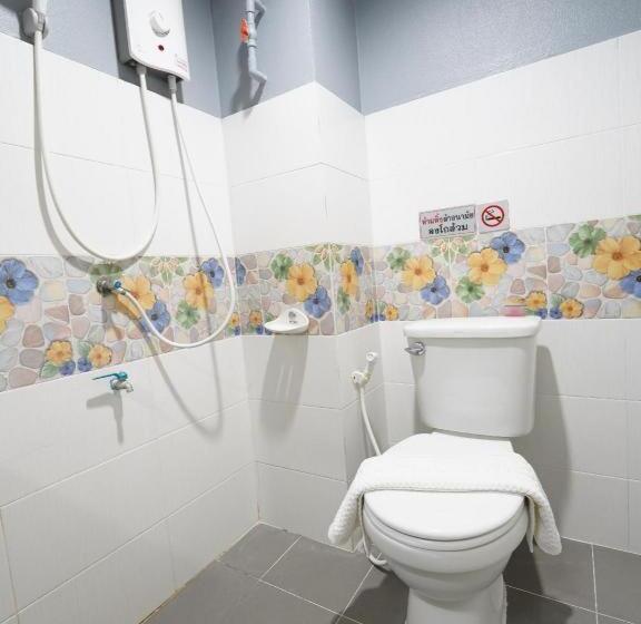 هتل Roomquest Prachin Buri Rojana