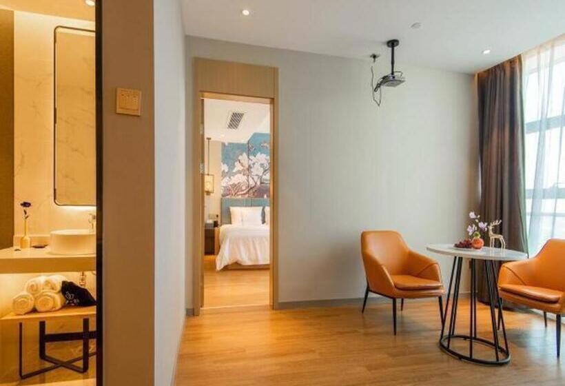 Magnotel Tongxiang Shimao Center