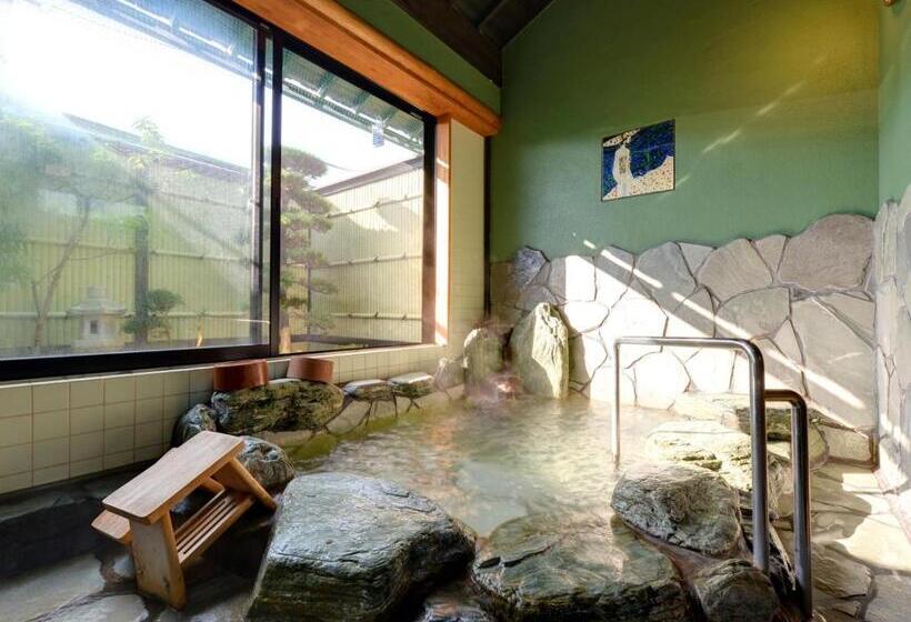 هتل 北方温泉四季の里　七彩の湯