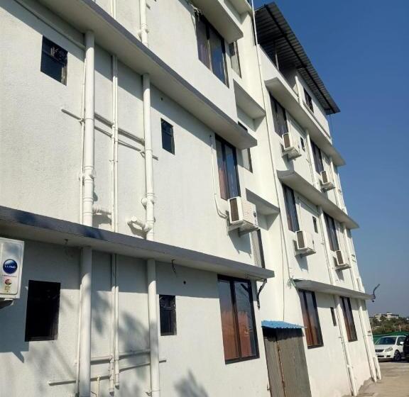 Отель Aayan Residency Boarding & Lodging