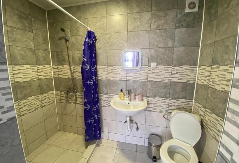 هتل Asq Kavarna