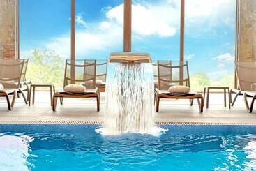 هتل Dve Kule Resort & Winery