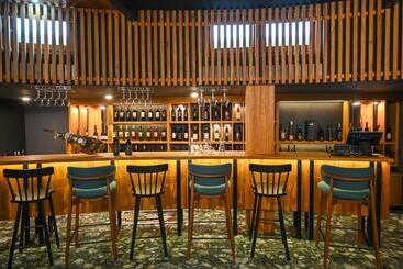 هتل Dve Kule Resort & Winery