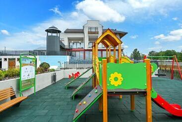 هتل Dve Kule Resort & Winery