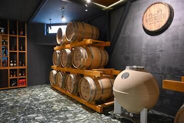 هتل Dve Kule Resort & Winery