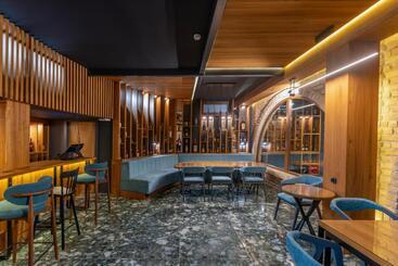هتل Dve Kule Resort & Winery