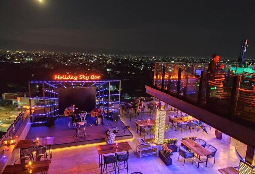 هتل Holiday Pier