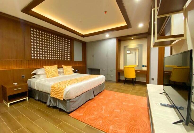 هتل Holiday Pier
