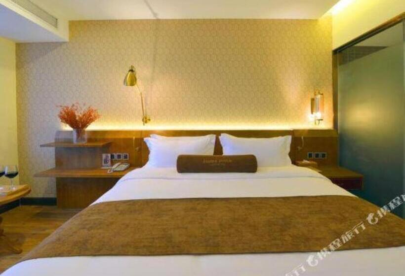 هتل James Joyce Coffetel Xishuangbanna Poshui Square Manjinglan Ancient City