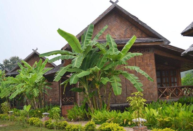 호텔 Phou Iu Iii Bungalows