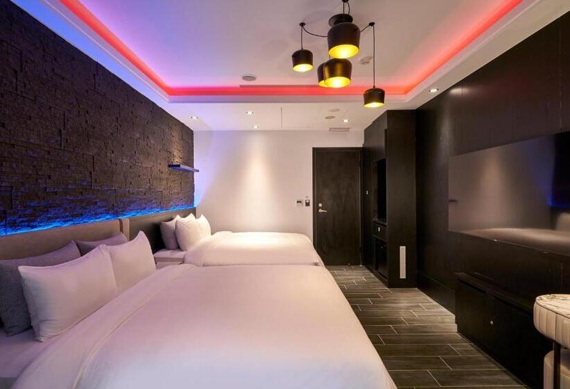 مُتل 和陽行館 Villa Bon Moment