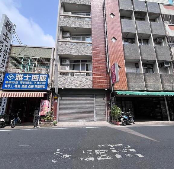 پانسیون 122 Western Building