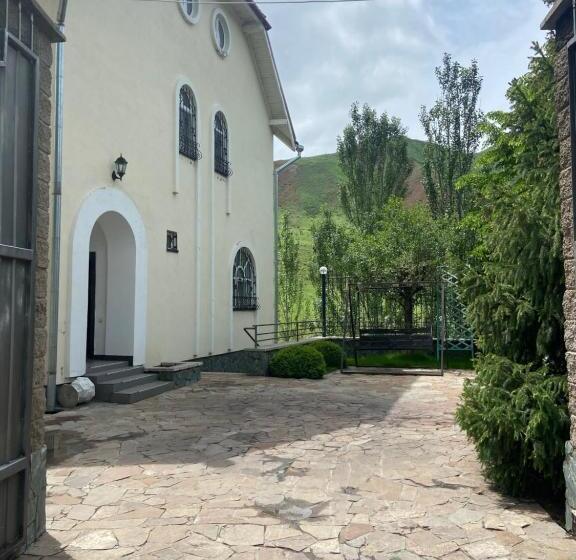 پانسیون Alamedin Serenity Villa