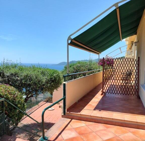 ペンション Camera Vista Mare Ad Acciaroli Località Mezzatorre