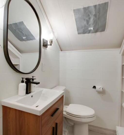 אתר נופש Game Room Luxury Glamping Tent Arcade Theme