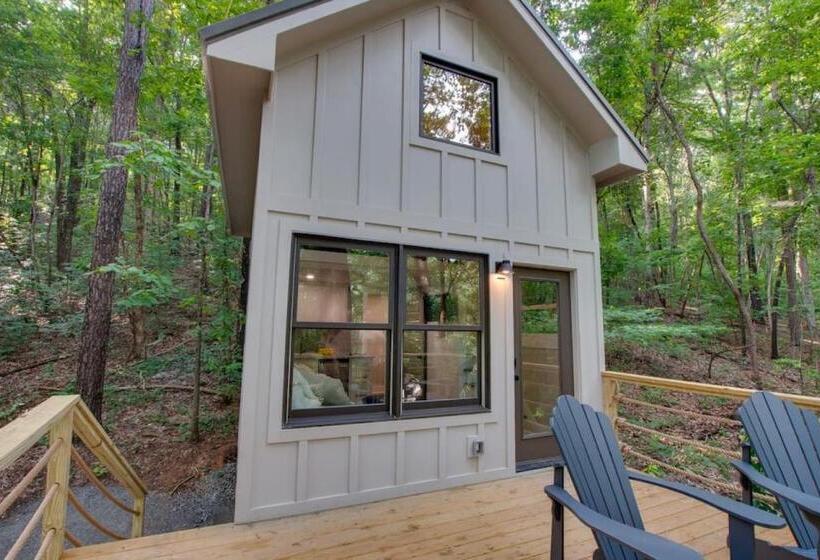 אתר נופש Magnolia Luxury Treehouse Near Lake Guntersville